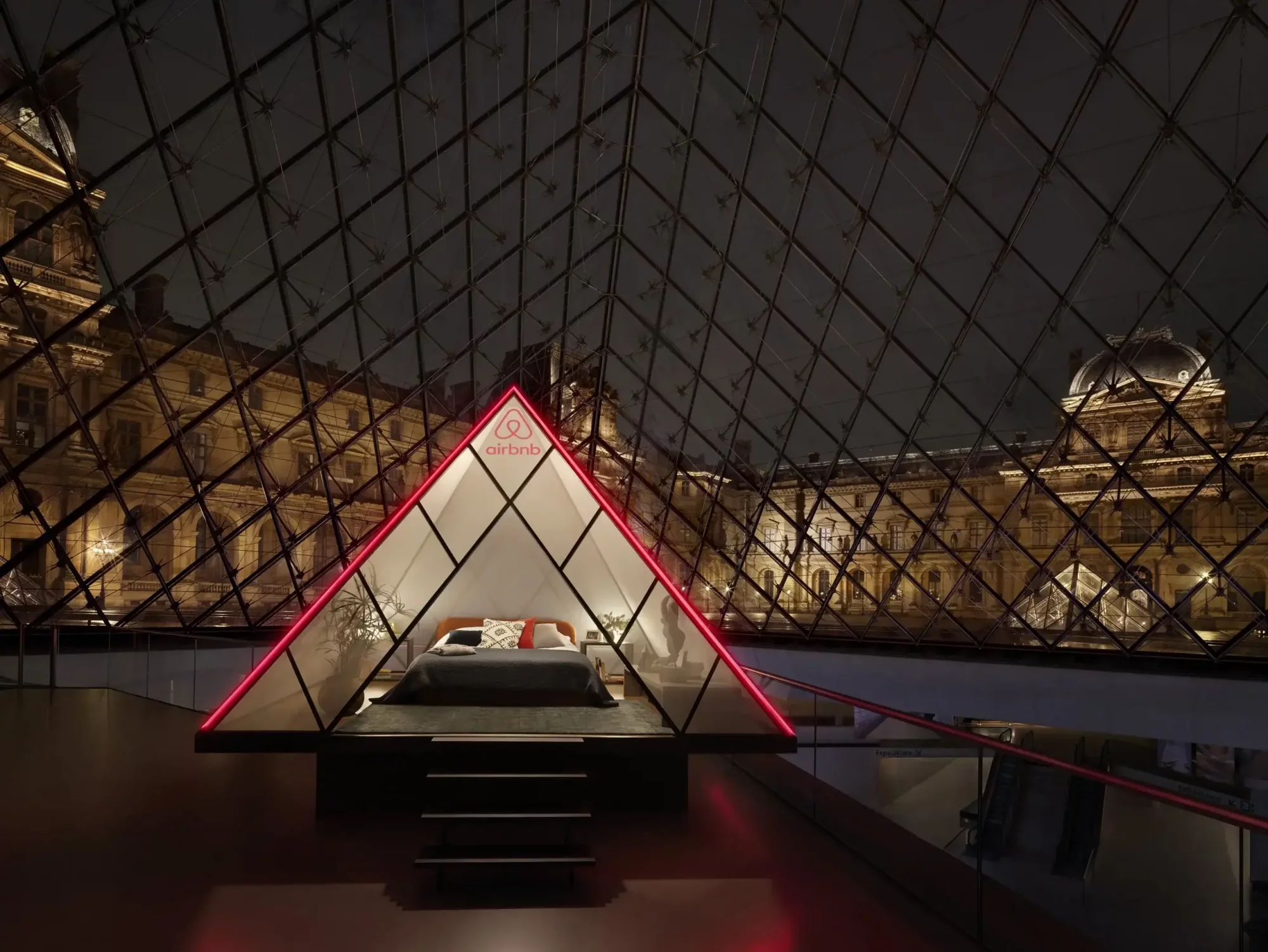 Airbnb-x-Louvre